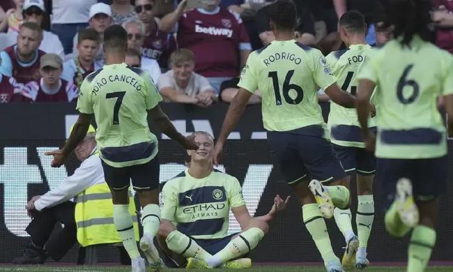 利物浦太子在皇马水土不服 阿诺德左腿股四头肌直肌拉伤 缺席2月（阿诺德在皇马难以适应：左腿股四头肌直肌拉伤，预计缺席两个月）