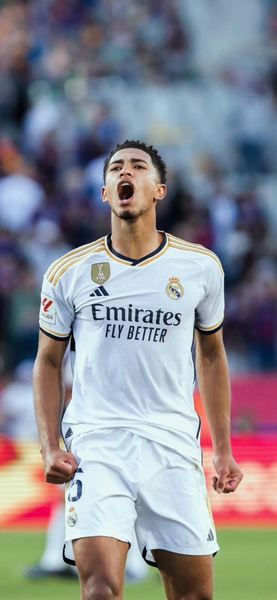 科沃德在30分钟内打出23分14板5助&历史第二位新秀（科沃德30分钟高效砍下23分14板5助，成史上第二位达成此数据的新秀）