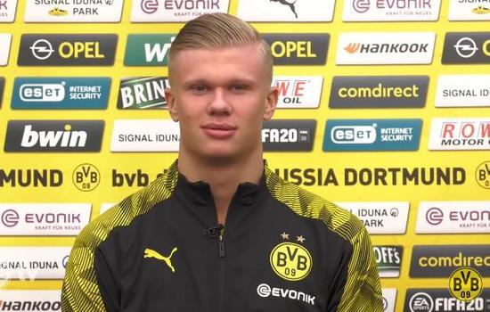 前西班牙主帅：皇萨永远是西甲热门；年轻球员首秀需谨慎谨慎（前西班牙队主帅：皇马与巴萨始终是西甲争冠热门，年轻球员首秀须谨慎）