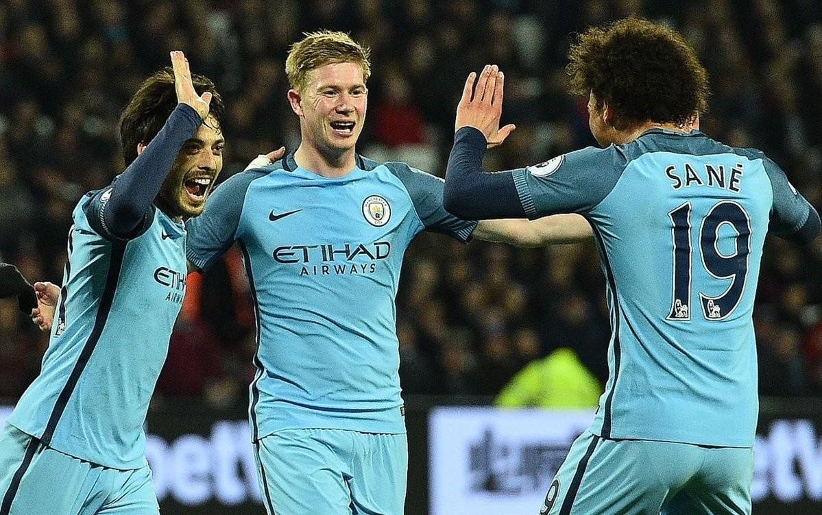 玉昆球迷在机场深情送别安德森，安德森的回应藏着太多不舍（玉昆球迷机场深情送行，安德森回应尽显不舍）