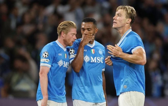 戈麦斯：儿子喜欢皮尔洛，我说光脚法好没用也要学习加图索（戈麦斯：儿子迷皮尔洛，我提醒他光有脚法不够，还得向加图索取经）