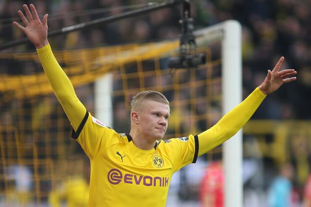 欧冠进球榜更新：莱万连续破门,（欧冠射手榜最新：莱万连场破门）